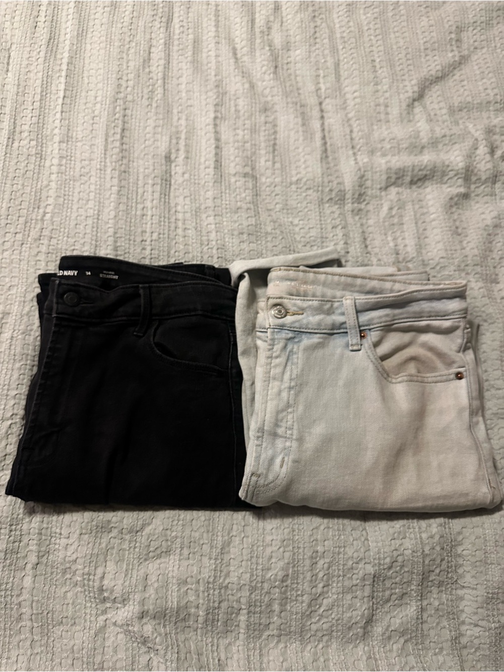 Old Navy Women’s Black and Light Blue Jeans - Classic Fit